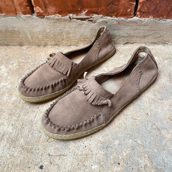 UGG Womens 6 Taupe Nude Suede Mocassin Loafers Shoes - Picture 9 of 9